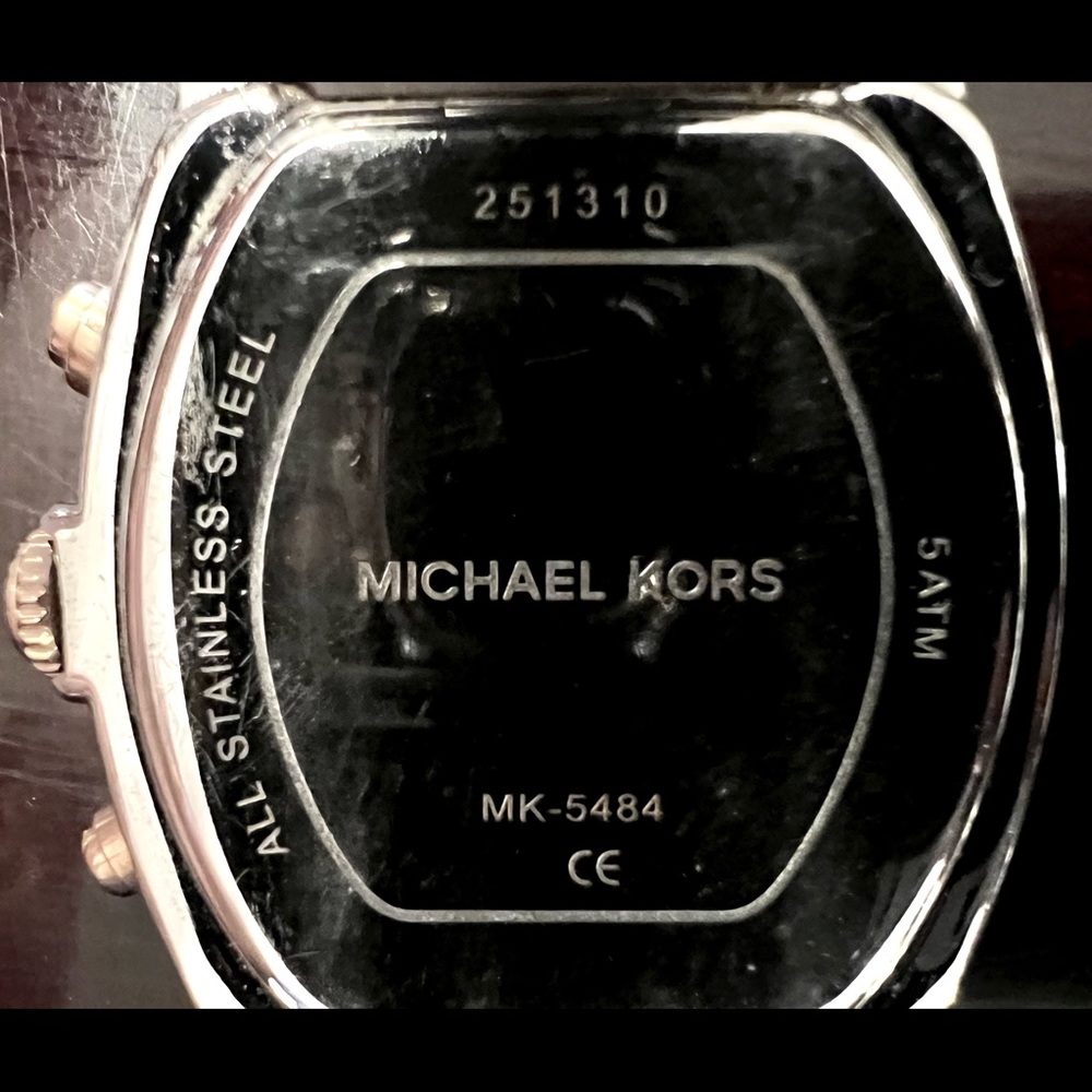 Watch - Picture 2 of 3
